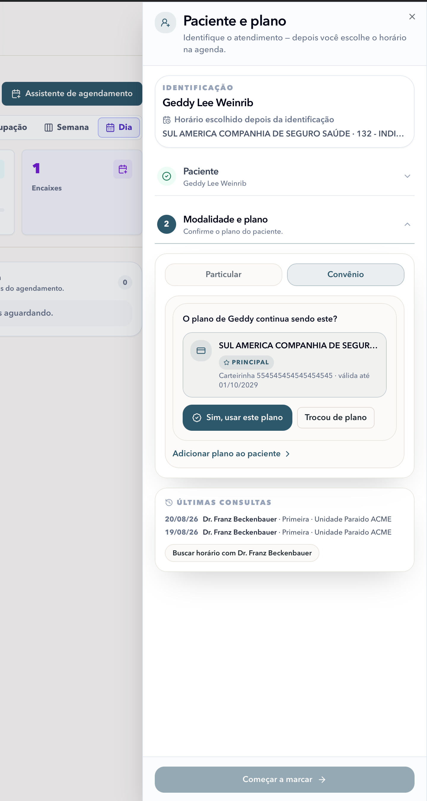 Etapa de paciente e plano no assistente de agendamento, com confirmação do convênio
